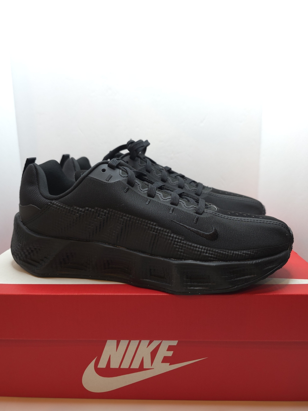 Nike Ava Rover Triple Black 7Y/8.5W